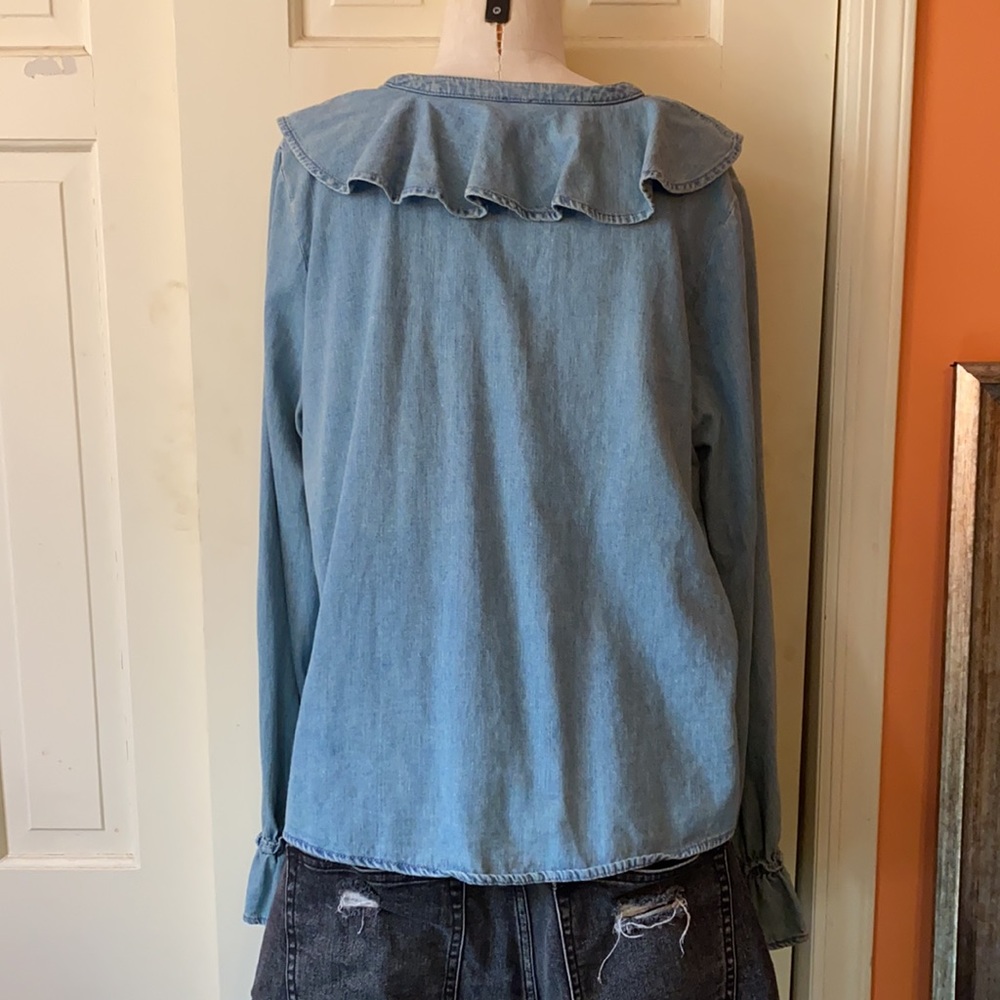 Free People Chambray Button Up - image 4